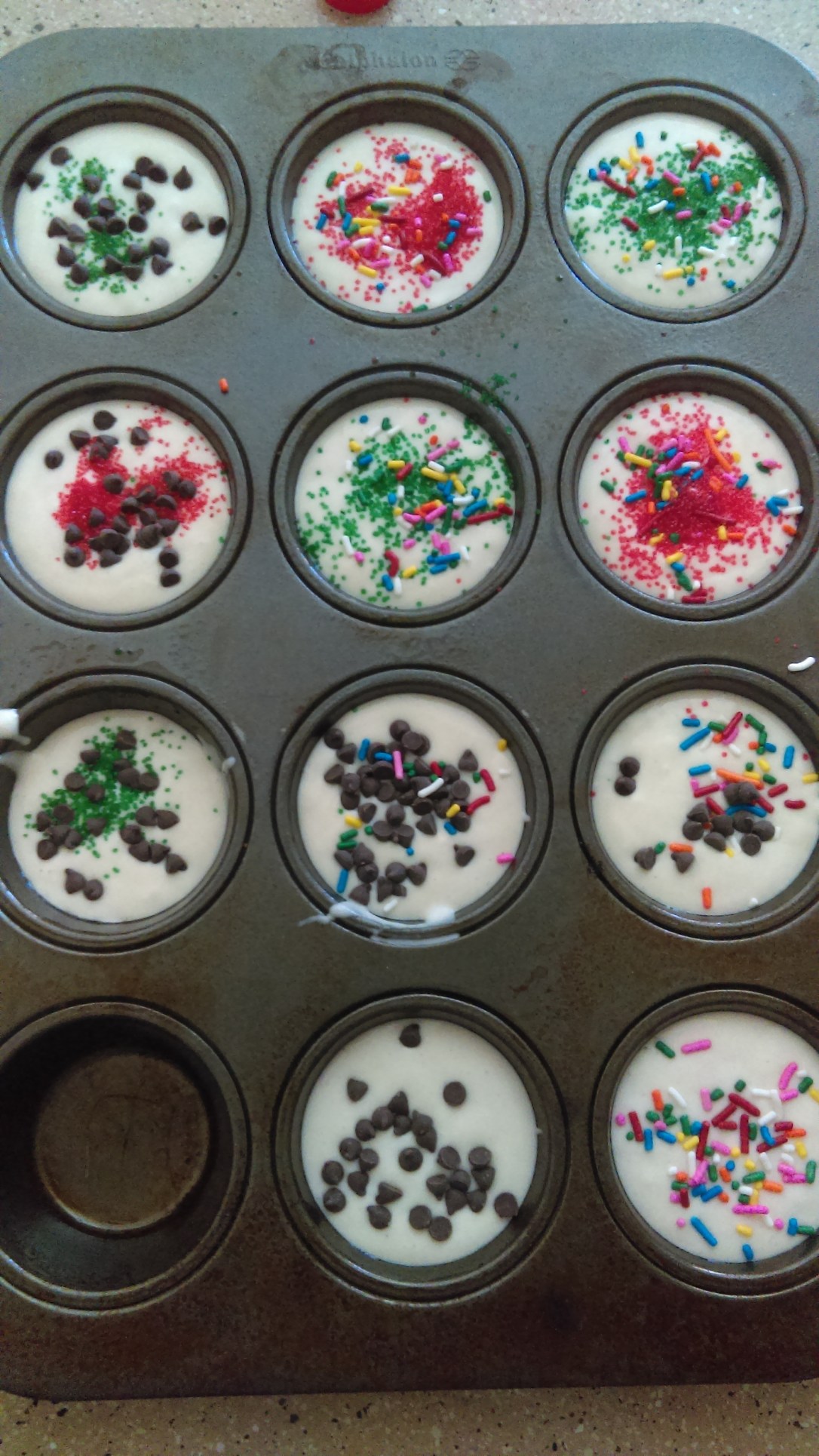 Pancake cupcakes are super easy and super fun for the kids! Not to mention you can freeze the leftovers foe the next time you need a quick breakfast!