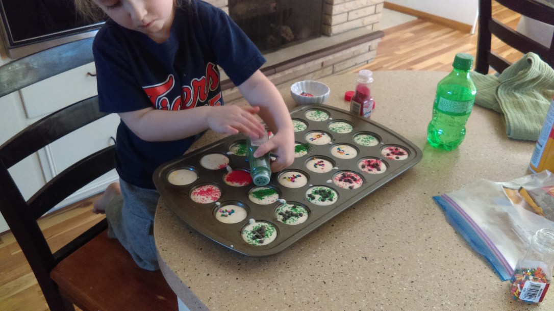 Pancake cupcakes are super easy and super fun for the kids! Not to mention you can freeze the leftovers foe the next time you need a quick breakfast!