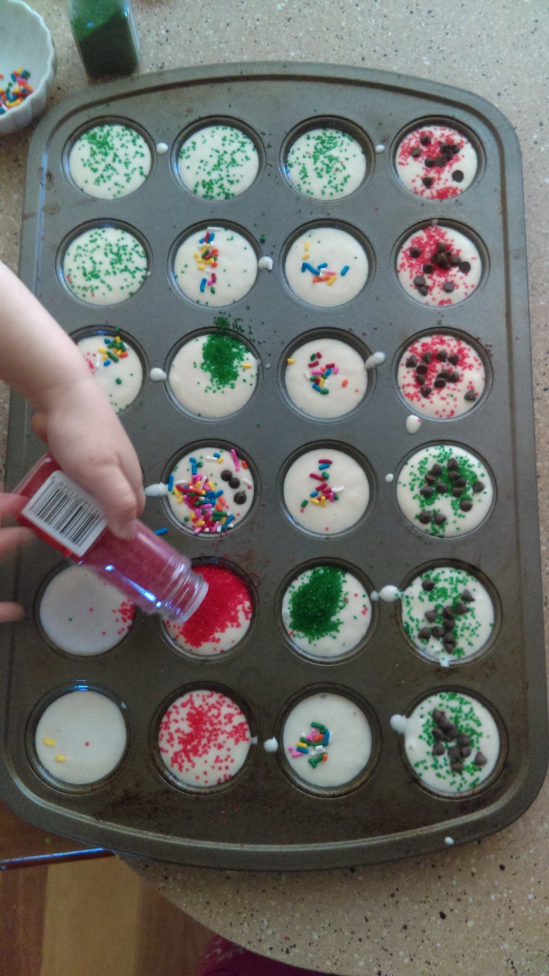 Pancake cupcakes are super easy and super fun for the kids! Not to mention you can freeze the leftovers foe the next time you need a quick breakfast!